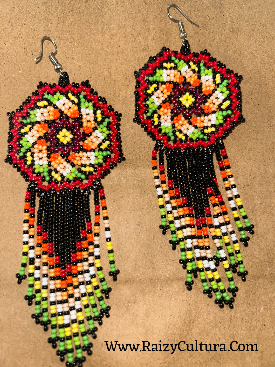 Red /Black earrings✨