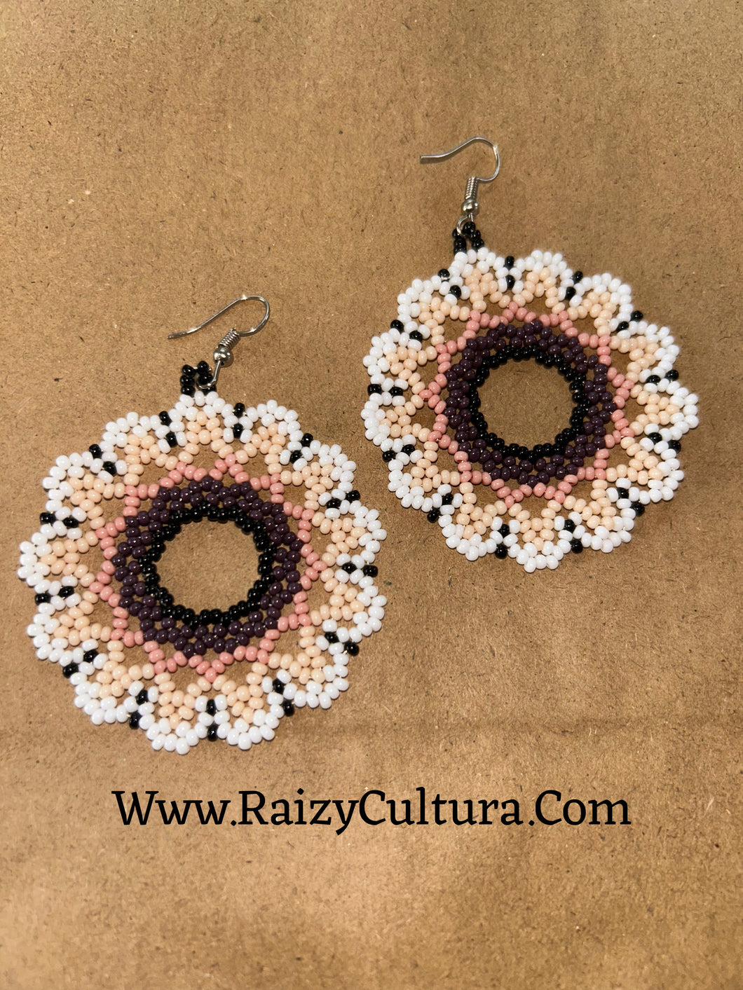 White sol earrings ✨
