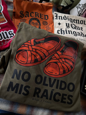 No Olvido Mis Raíces Tee (Olive/Orange Print)